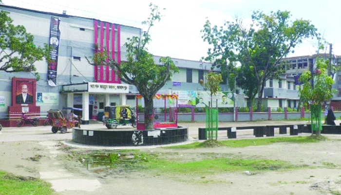 জামালপুর জেলার সর্বোচ্চ বিদ্যাপীঠ : সরকারি আশেক মাহমুদ কলেজে 
ভবন সংকটে ব্যাহত শিক্ষা