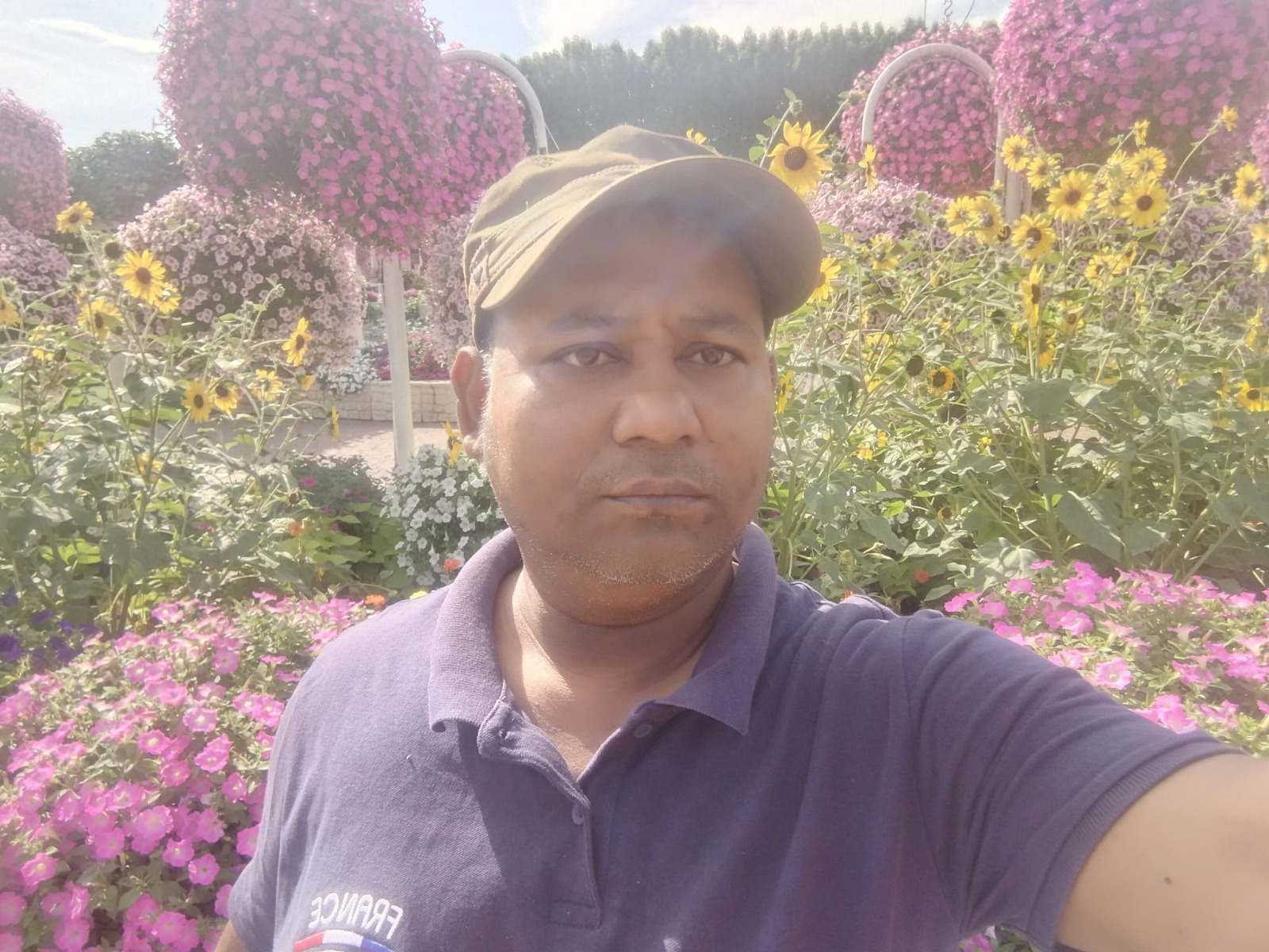 দুবাইয়ে মরুর বুকে এক চিলতে স্বর্গ ‘মিরাকল গার্ডেন’