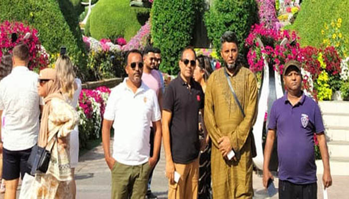 দুবাইয়ে মরুর বুকে এক চিলতে স্বর্গ ‘মিরাকল গার্ডেন’