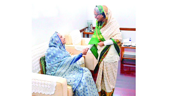 ‘খণ্ডিত জাপা’-আ.লীগ জোট 
না করার অনুরোধ রওশনের  : গণভবনে প্রধানমন্ত্রীর সঙ্গে সাক্ষাৎ, অবৈধভাবে নেতৃত্ব দখল করেছে কাদের