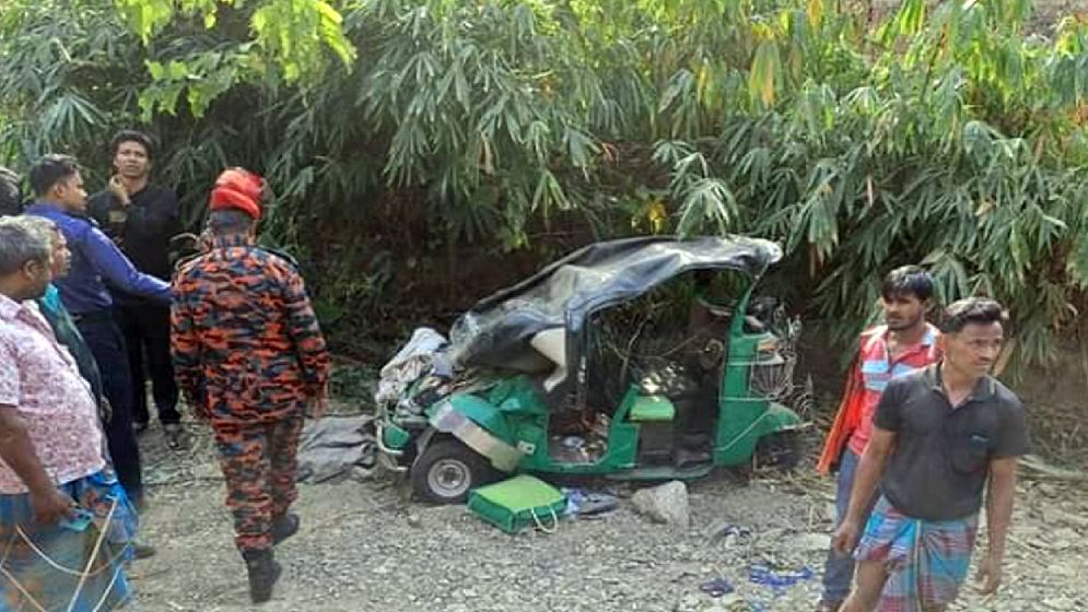 রাঙামাটিতে লরির ধাক্কায় সিএনজির ৩ যাত্রী নিহত