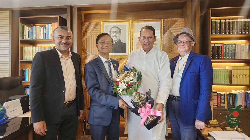 বিটিআরসি চেয়ারম্যানের সঙ্গে বিআইজিএফ চেয়ারপার্সনের সৌজন্য সাক্ষাৎ