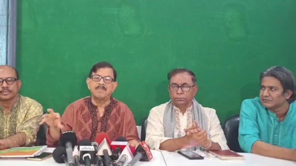 গরু পেটানোর মতো নেতাকর্মীদের পিটিয়েছে পুলিশ: গণতন্ত্র মঞ্চ