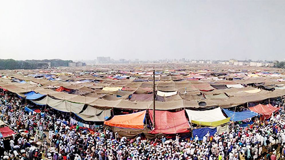 ইজতেমায় লাখো মুসল্লির জুমার নামাজ আদায়