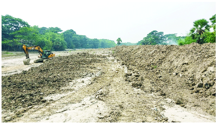 বাঁধ সংস্কারে শত একর বন উজাড় : ঝুঁকিতে কুয়াকাটা সমুদ্র উপকূলের মানুষ