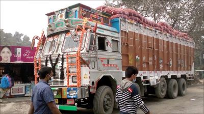 সোনামসজিদ বন্দর দিয়ে আসছে ৩৯ হাজার টন পেঁয়াজ 