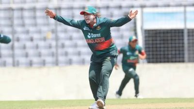 অজি শিবিরে সুলতানা খাতুনের জোড়া আঘাত