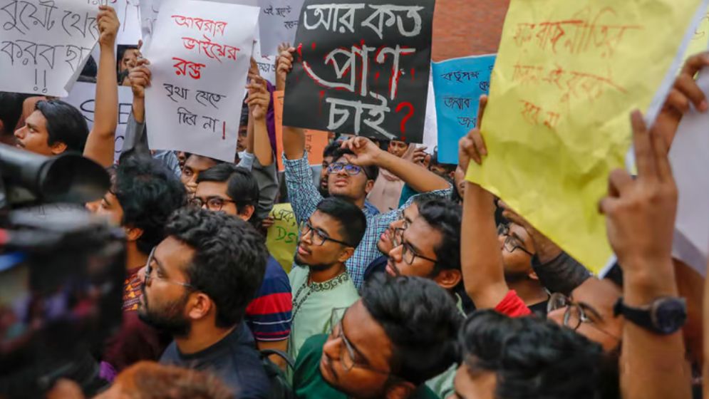 বুয়েট শিক্ষার্থীদের অনড় অবস্থান