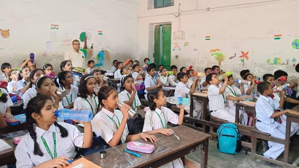 তীব্র দাবদাহ, সরকারি স্কুলে অনির্দিষ্টকালের জন্য ছুটি ঘোষণা