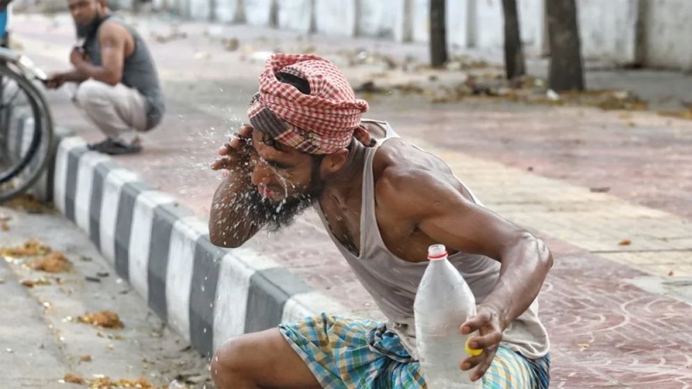 সারাদেশে আরো ৩ দিনের হিট অ্যালার্ট জারি