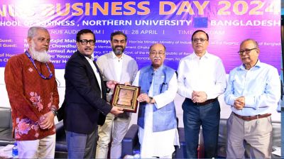 মেধা, সামর্থ্য ও যোগ্যতা দিয়ে নিজেদের দক্ষ জনশক্তি হিসেবে গড়ে তুলতে হবে
