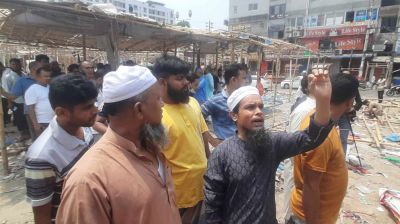 আমাগো সব শেষ, দোকানের মালও লুট হয়ে গেছে