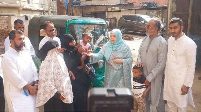 সিলিন্ডার বিস্ফোরণে নিহত সিএনজি চালকের পরিবারকে পররাষ্ট্রমন্ত্রীর উপহার