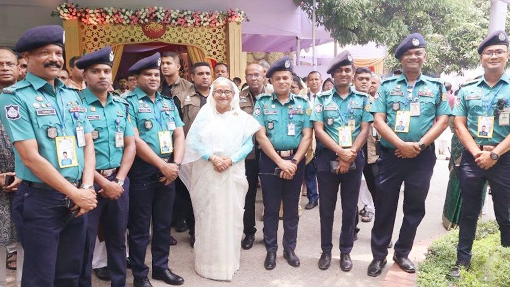 ট্রাফিক তেজগাঁও বিভাগের ব্যবস্থাপনার প্রশংসা করলেন প্রধানমন্ত্রী