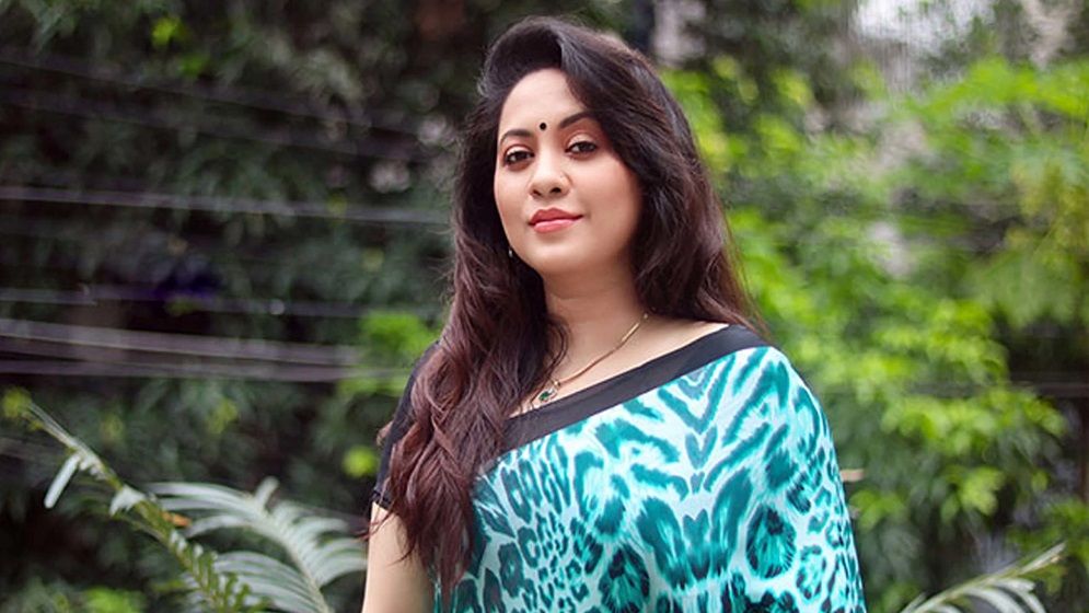 টালিউডে তারিনের অভিষেক