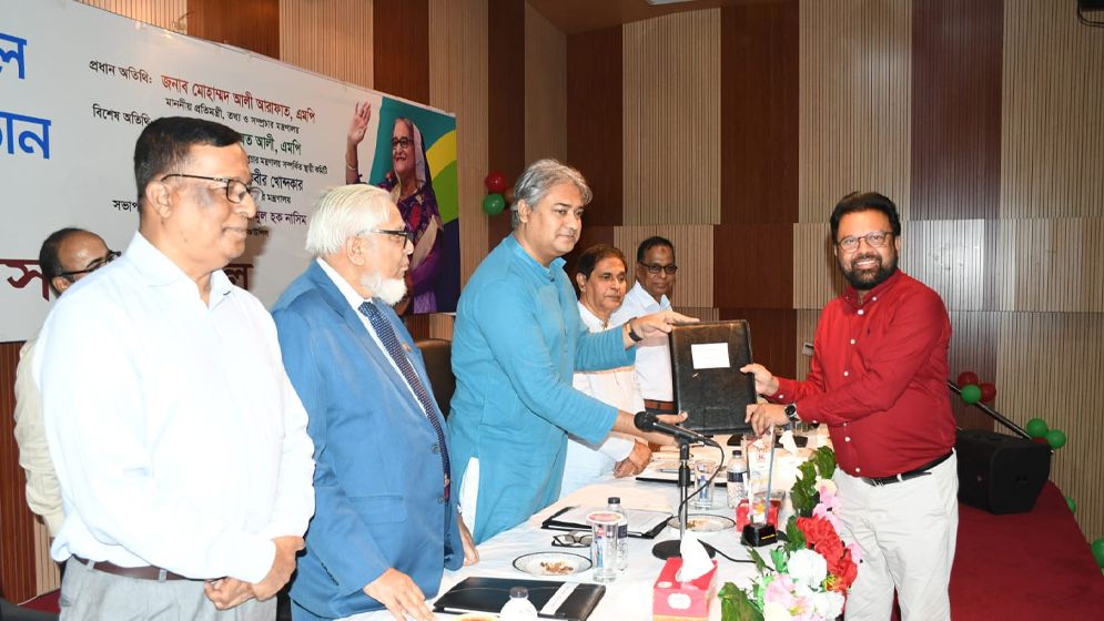 সেরা গণমাধ্যম পুরস্কার পেল ভোরের কাগজ