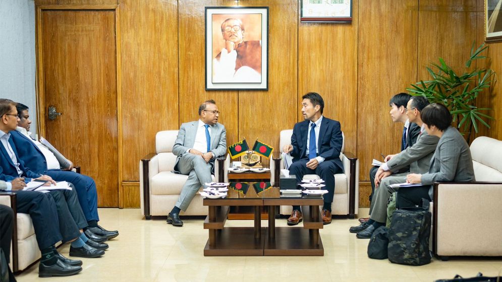 জাইকার উপদেষ্টা কমিটির সঙ্গে স্থানীয় সরকার মন্ত্রীর বৈঠক 