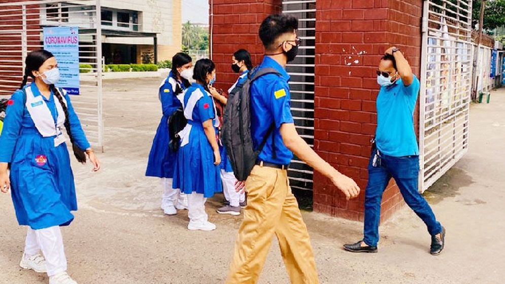 তীব্র গরমে শিক্ষাপ্রতিষ্ঠান খোলা রাখার বিষয়ে নতুন নির্দেশনা 