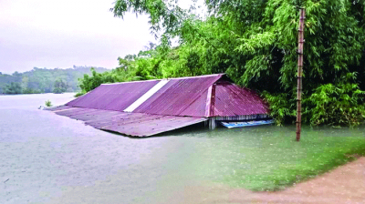 বর্ষণ ও ঢলে ভয়াবহ বন্যার কবলে সিলেট