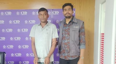 কলেজছাত্রীকে বিবাহ, ডিভোর্স দেয়ায় অন্তরঙ্গ ভিডিও ফেসবুকে