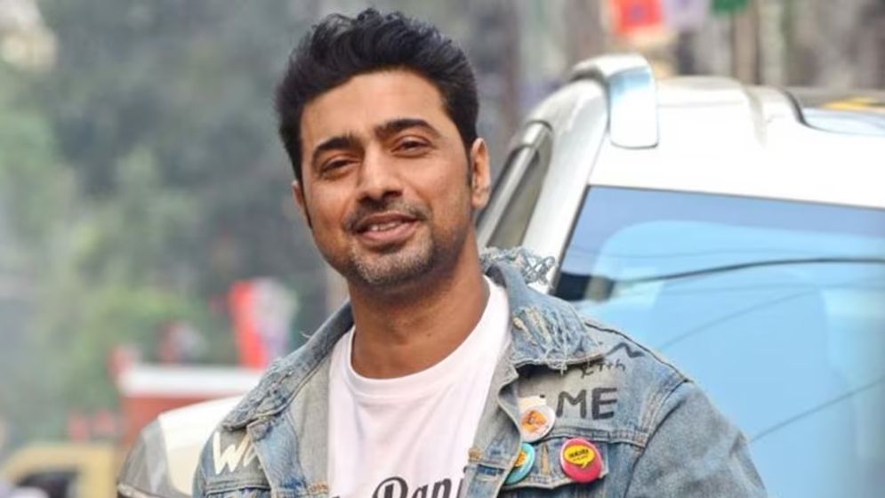 বিয়ে করেছেন দেব,৩ বছরের সন্তানও আছে!