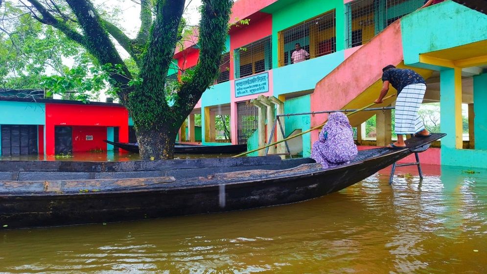 জুড়ীতে ভয়াবহ বন্যা; পানিতে ভাসছে গ্রামের পর গ্রাম