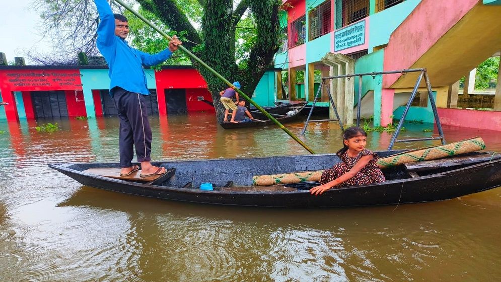 জুড়ীতে ভয়াবহ বন্যা; পানিতে ভাসছে গ্রামের পর গ্রাম