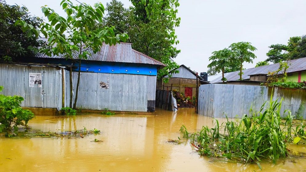 জুড়ীতে ভয়াবহ বন্যা; পানিতে ভাসছে গ্রামের পর গ্রাম