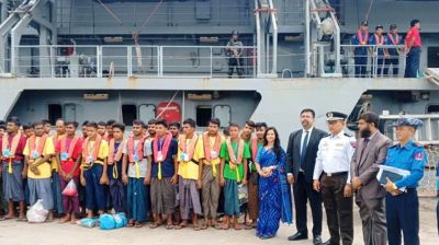 দেশে ফিরেছেন মিয়ানমারে কারাবন্দী ৪৫ বাংলাদেশি