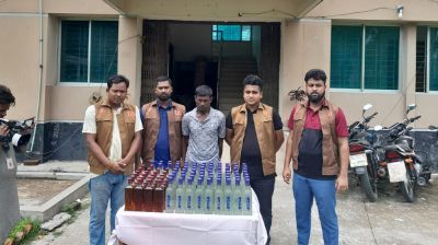 দেওয়ানগঞ্জে ভারতীয় মদ উদ্ধার, আটক ১