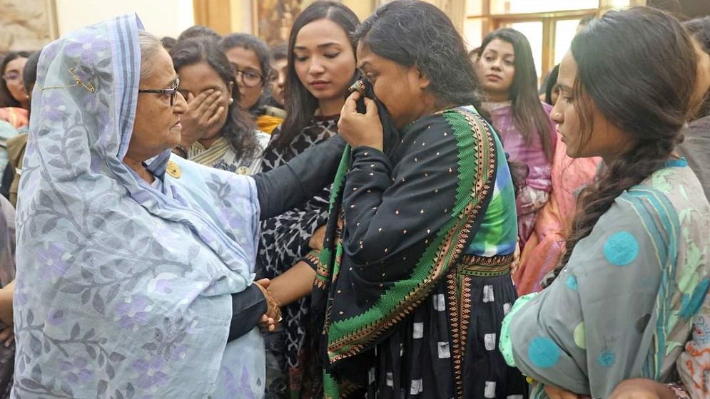 অতি বামপন্থীরা জামায়াত-শিবিরের লেজুড়বৃত্তি করছে: শেখ হাসিনা