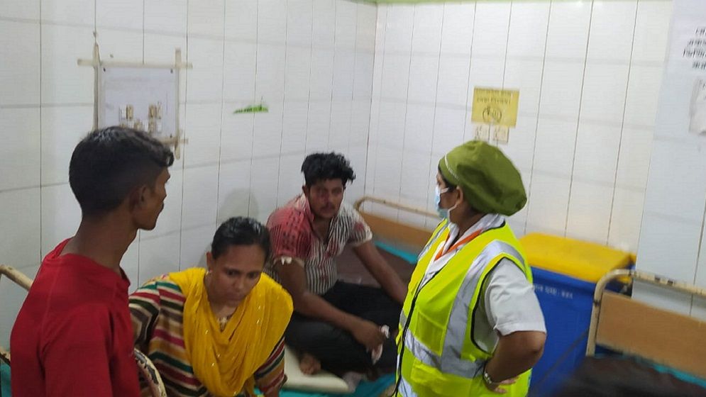 ছাত্রলীগ-আন্দোলনকারীদের সংঘর্ষ: চিকিৎসা নিতে ঢামেকে ২২০ শিক্ষার্থী