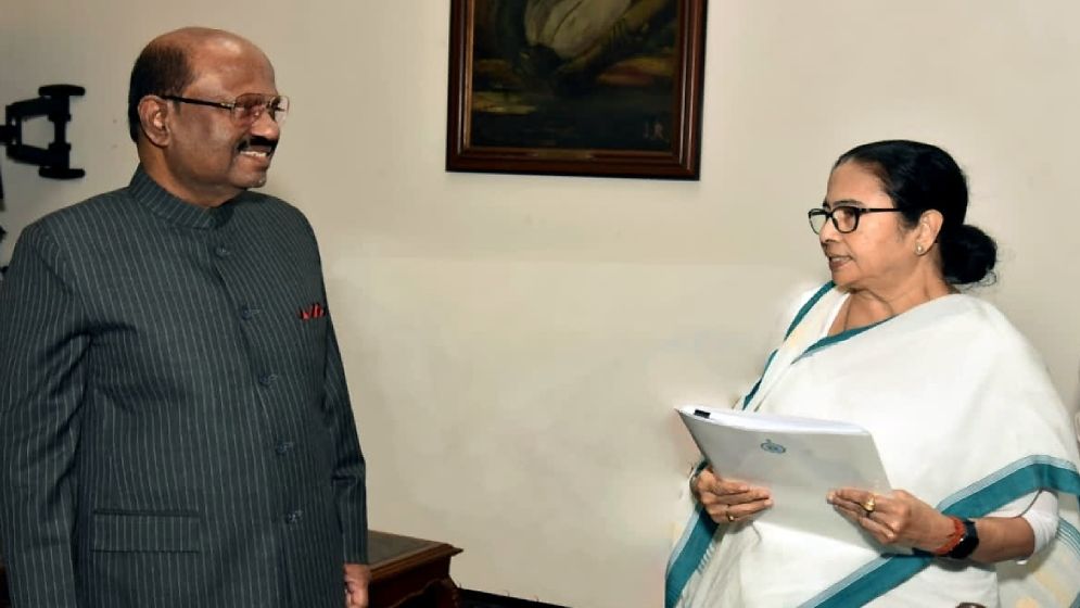 মমতার বিরুদ্ধে রাজ্যপালের মামলা