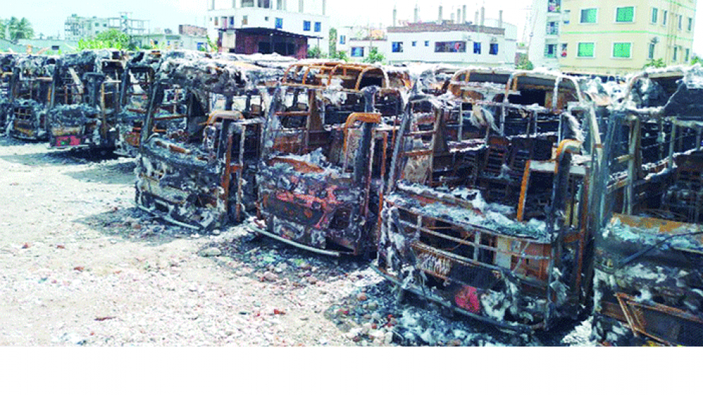 নারায়ণগঞ্জে ব্যাপক ধ্বংসযজ্ঞ ক্ষতি শত কোটি টাকা