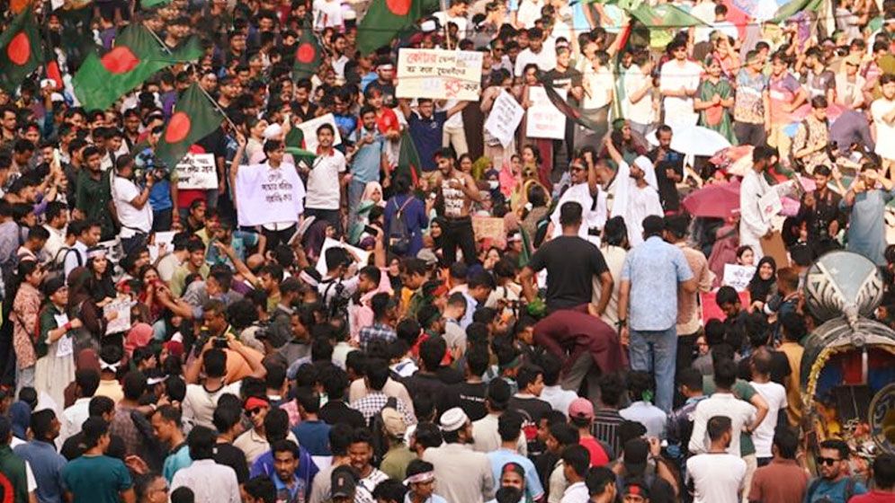 কোটাবিরোধী আন্দোলনের ৪ সমন্বয়ককে নিয়ে গেছে প্রশাসন