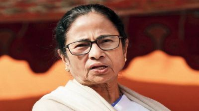মোদির বৈঠক ছেড়ে বেরিয়ে গেলেন ক্ষুব্ধ মমতা