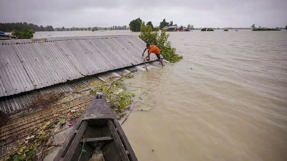 নেপালে ভারী বৃষ্টি ও ভূমিধসে নিহত ১১
