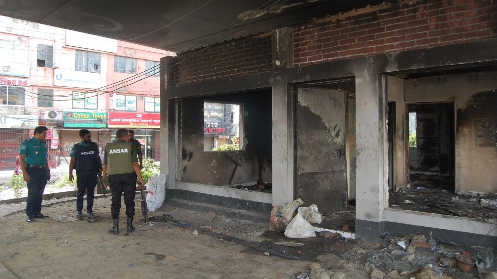 কোটা আন্দোলনে ঢাকায় পুড়িয়ে দেওয়া হয়েছে যেসব স্থাপনা