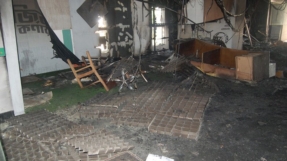 কোটা আন্দোলনে ঢাকায় পুড়িয়ে দেওয়া হয়েছে যেসব স্থাপনা