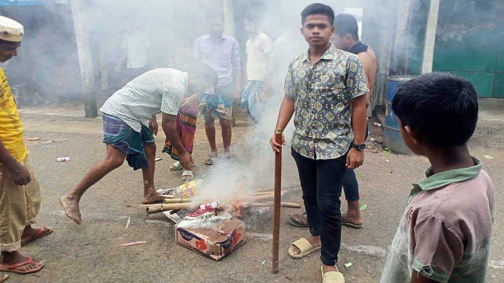 মধ্যনগরে দুইদিন ধরে চলছে হামলা ও ভাংচুর