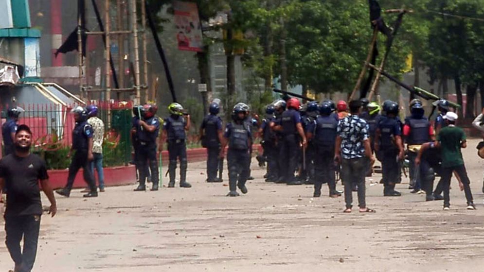 অসহযোগ আন্দোলনে উত্তাল নীলফামারী: আহত ১২