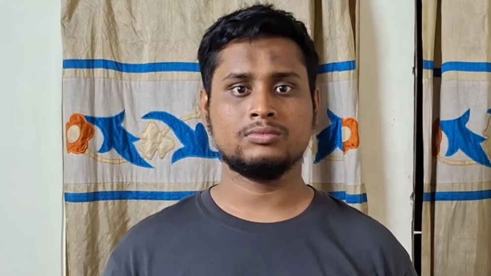 শহীদ মিনার থেকে ফিরে যে বার্তা দিলেন সমন্বয়ক হাসনাত