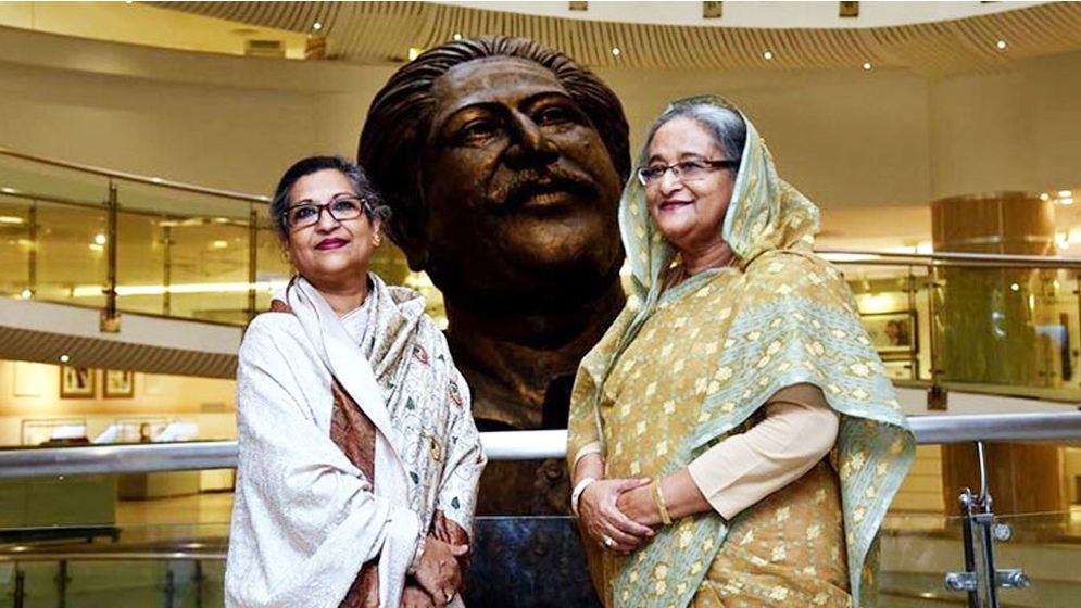 আদালতে শেখ হাসিনা ও রেহানার বিরুদ্ধে মামলা, আদেশ নিয়ে হট্টগোল