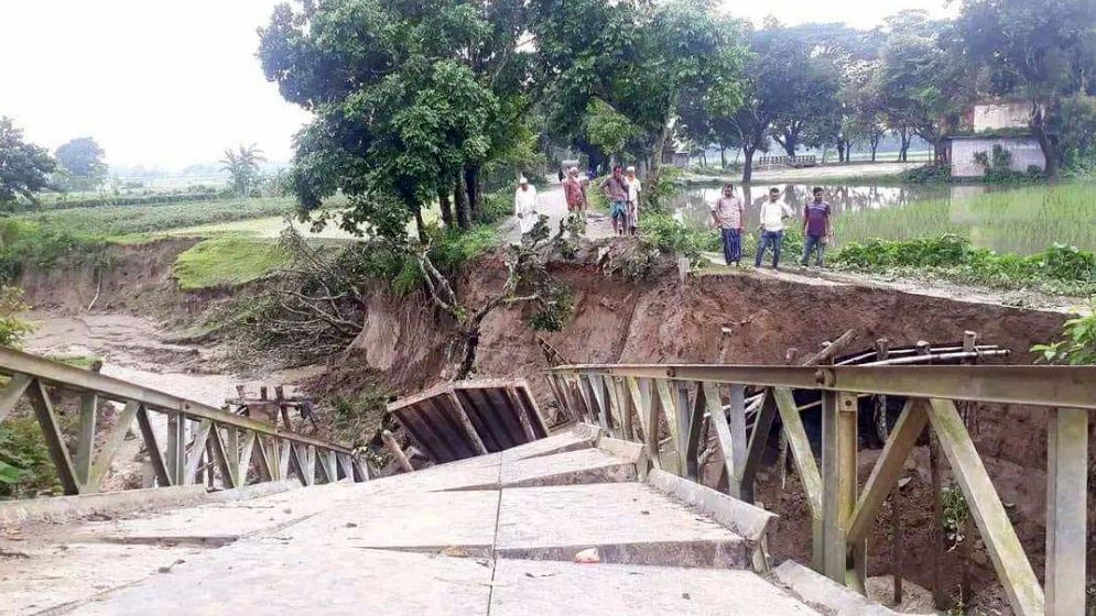 ঈশ্বরগঞ্জে বেইলি ব্রিজ ভেঙে দুর্ভোগে স্থানীয়রা