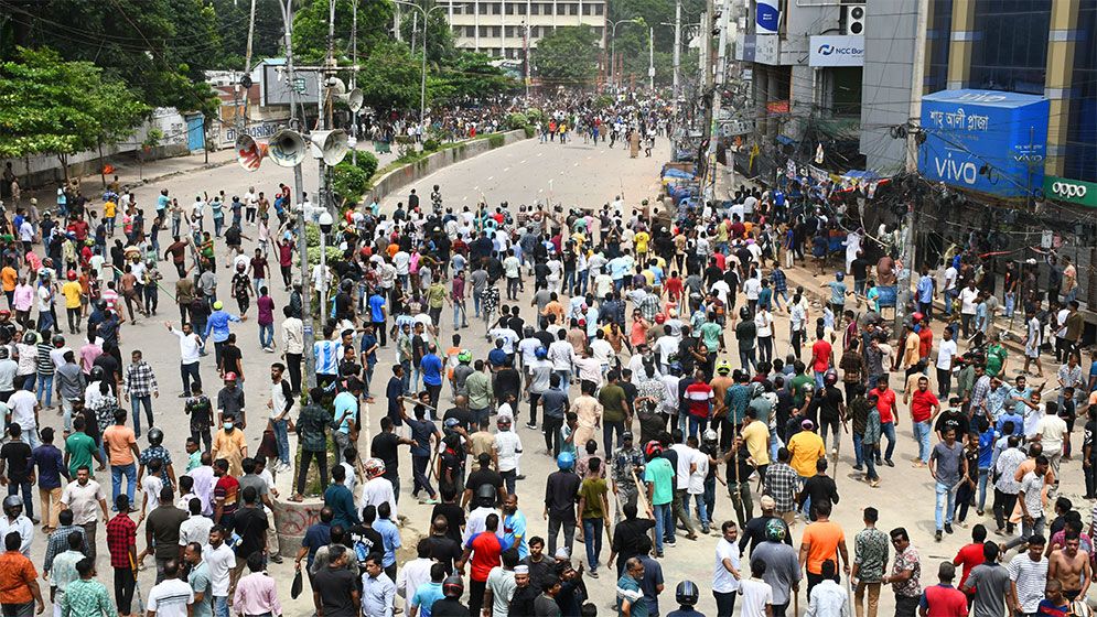 সারাদেশে সংঘাত- সংঘর্ষে পুলিশসহ ৯৩ জন নিহত