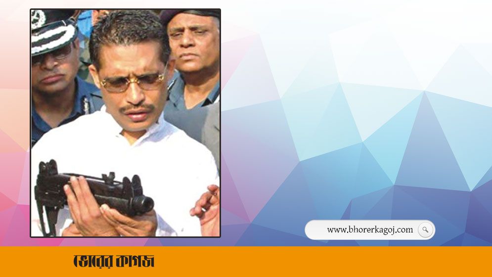 হঠাৎ কেন আলোচনায় লুৎফুজ্জামান বাবর