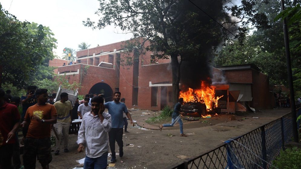 এই মুহূর্তে বাংলাদেশ