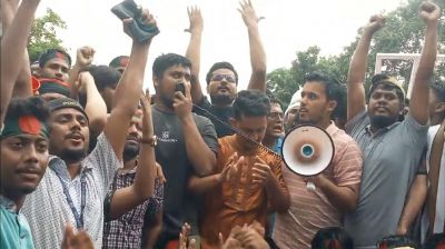 ধানমন্ডি ৩২ নম্বরে ফোন চেকিং নিয়ে যা বললেন সমন্বয়ক