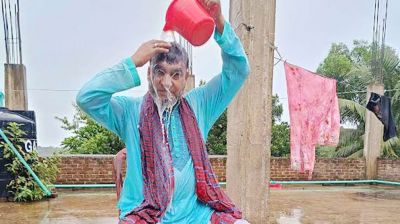 দুধ দিয়ে গোসল করে দল ছাড়‌লেন আওয়ামী লীগ নেতা