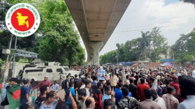 জঙ্গি হামলা হচ্ছে, ঘরে ফিরে যান